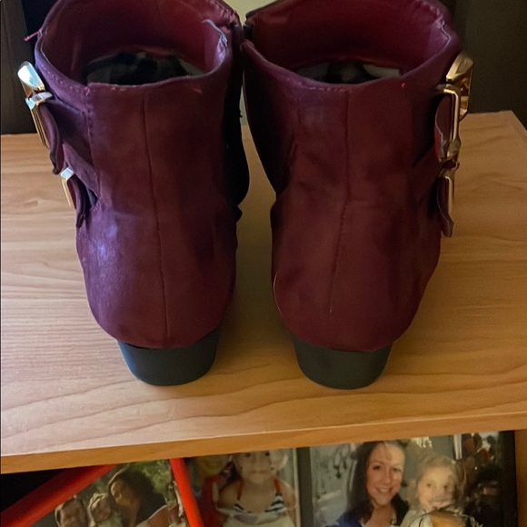 Maroon booties. - Picture 3 of 4